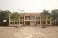 Có hạn chế về quản lý tài chính, lãnh đạo THPT Lạc Thủy B bị yêu cầu kiểm điểm