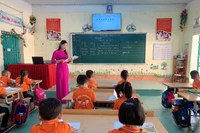 Giáo viên chủ nhiệm giỏi cấp tỉnh bồi dưỡng miễn phí cho học sinh vùng cao