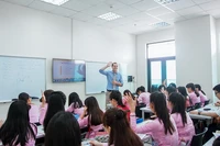 Lãnh đạo trường đại học kiến nghị nhà nước cấp bù phần học phí không được tăng