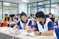 Liên kết quốc tế ở UEF: Học trong nước, nhận bằng quốc tế, học phí 55 triệu/kỳ