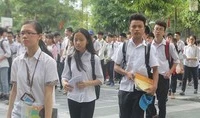 Học sinh vật vã ôn thi tuyển sinh vào lớp 10 nhìn từ chương trình, chính sách
