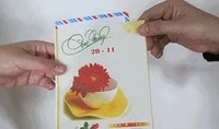 Hôm nay, nên tặng thầy cô quà gì?