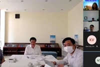 Thưa Thứ trưởng, 3 thầy cô dạy 1 môn ai kiểm tra, đánh giá, vào điểm, ký học bạ?