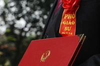 Hòa Bình: Đề xuất hỗ trợ 1 tỷ đồng cho PGS, GS về giảng dạy tại trường chuyên