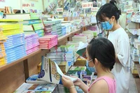 Nhiều hiệu trưởng hiến kế để chống lãng phí khi chi 3.500 tỷ mua SGK cho HS mượn