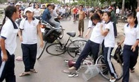 Lớp trưởng và đội sao đỏ có phải là nguyên nhân gây ra bạo lực học đường?