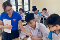 Cô giáo tiếng Anh xin chuyển từ vùng thuận lợi về quê vì muốn "thắp lửa" cho HS