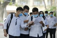 Phụ huynh nóng ruột vì lo con em không được thi chứng chỉ tiếng Đức DSD đúng hạn