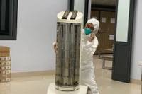 Trường đại học hỗ trợ phí học online và làm robot khử khuẩn hỗ trợ Bắc Giang