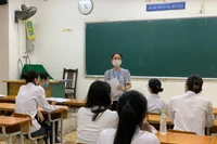 Sáng nay, gần 1 triệu thí sinh bước vào môn thi đầu tiên của kỳ thi tốt nghiệp