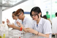Nếu dành toàn thời gian học lên tiến sĩ sẽ là gánh nặng lớn cho chính NCS