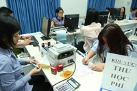 Cần khống chế trần học phí trường công 
