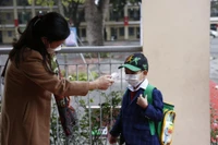 Phát hiện học sinh F0 Bộ Y tế yêu cầu test cả lớp, các trường kêu quá tốn kém