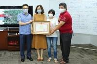 Chống dịch COVID-19, hai giảng viên Bách Khoa nhận bằng khen của Thủ tướng