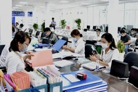 Hòa Bình: Viên chức giáo dục đang bị xem xét kỷ luật không được đi nước ngoài