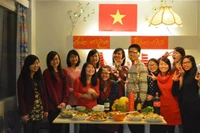 Du học sinh Việt: Tết đắn đo ở lại hay chắt bóp mua vé về bên gia đình?