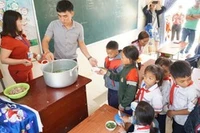 Giáo viên cắm bản ở Kon Tum khát khao cháy lòng được ăn Tết cùng gia đình