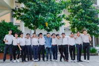 Khôi cùng các bạn (Ảnh gia đình cung cấp)