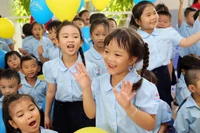 Sáp nhập trường giải quyết việc dôi dư cán bộ quản lý thế nào cho hợp lý?