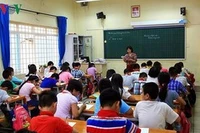 Kiểm tra học kỳ xong học sinh vẫn đi học cả ngày vì đã…trót thu tiền