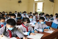 Trời nắng nóng mà ngồi học cả ngày học sinh sẽ vô cùng mệt mỏi (Ảnh minh họa: Báo Tài nguyên và Môi trường)