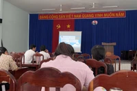 Thầy cô tập huấn SGK "chay" chẳng khác nào "cưỡi ngựa xem hoa", khó có hiệu quả