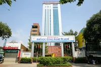 Chỉ tiêu từ xa có ngành gấp 4 lần chính quy, HUTECH nói do thị trường cần nhiều