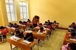 Sách giáo khoa tăng giá, hiệu trưởng thương học sinh nghèo