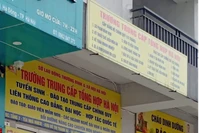 VIDEO: Điều tra lò ấp giáo viên “siêu tốc” tại trường Trung cấp Tổng hợp Hà Nội