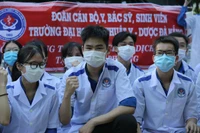 Giảng viên, sinh viên ngành Y Đà Nẵng chi viện Phú Yên chống dịch