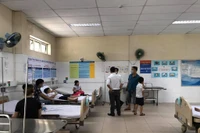 35 học sinh nhập viện do ngộ độc: Đà Nẵng siết chặt an ninh trước cổng trường