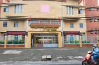 Lùm xùm lạm thu: Hiệu trưởng THPT Tây Thạnh nhận "sơ suất" mong niệm tình bỏ qua