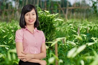 Học trò lớp 1 hỏi cô giáo: “Ông con làm hiệu trưởng đấy, cô biết không?”