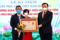 Chuyển đổi số ở một ngôi trường: Thầy cô nhàn chuyện sổ sách, sát sao học sinh 
