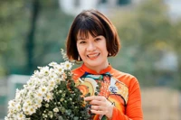Cô ơi, học xong sư phạm cô xin việc cho em nhé?