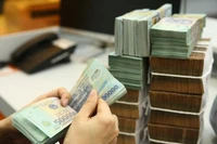 Bao giờ mới hết "điệp khúc" lạm thu tiền trường?