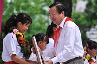 Nhân ngày 20/11: Bàn về nghề cao quý và tấm lòng người thầy thời nay