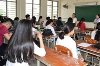 Nghị định 116 “nuôi” sinh viên sư phạm, thế còn giáo viên? 