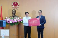 Vingroup trao tặng Bộ Y tế phần mềm hỗ trợ đánh giá tiên lượng Covid-19