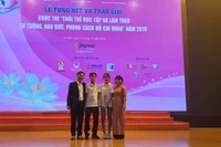 Thầy giáo trẻ học tập và làm theo tư tưởng, đạo đức, phong cách Hồ Chí Minh