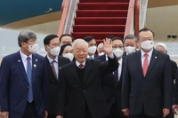 Tổng Bí thư Nguyễn Phú Trọng đến sân bay Bắc Kinh, bắt đầu thăm Trung Quốc