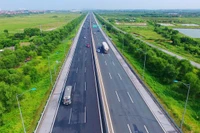 Phấn đấu đến năm 2030 có 5.000 km đường bộ cao tốc