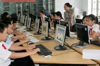Bộ tích hợp tin học với kĩ thuật thủ công, giáo viên lo không biết dạy thế nào