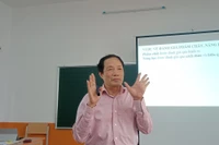 Chương trình mới khó thành công nếu giáo viên vẫn lệ thuộc vào sách giáo khoa