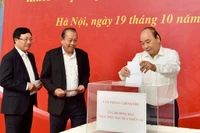 Lãnh đạo Chính phủ quyên góp ủng hộ đồng bào miền Trung