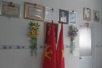 Thầy giáo lập phòng truyền thống gia đình