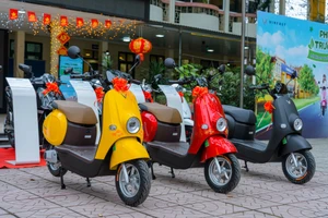 VinFast “chơi lớn”: Xe điện học sinh chất lừ, giá siêu cool