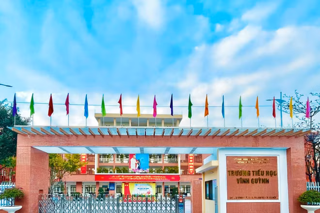 Công ty CP Dịch vụ Suất ăn công nghiệp HN trúng gói thầu hơn 10,9 tỷ, TH Vĩnh Quỳnh chọn ra sao?