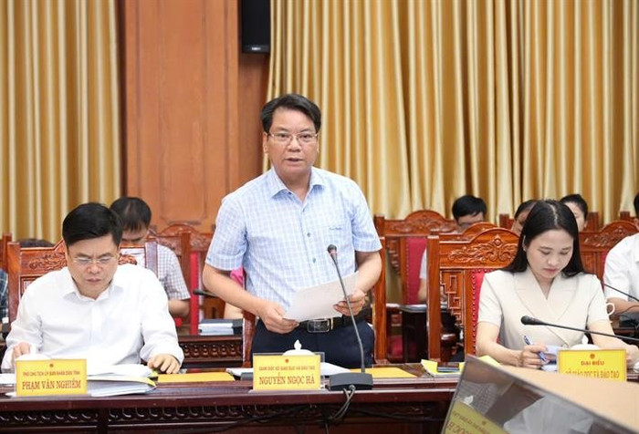 Giám đốc Sở Giáo dục và Đào tạo tỉnh Thái Bình Nguyễn Ngọc Hà báo cáo tại buổi làm việc. Giám đốc Sở Giáo dục và Đào tạo tỉnh Thái Bình Nguyễn Ngọc Hà báo cáo tại buổi làm việc.