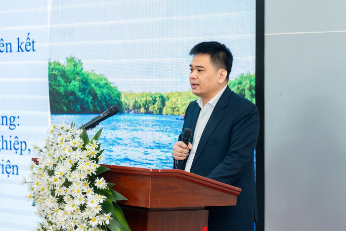 Tiến sĩ Phí Vĩnh Tường phát biểu trong hội thảo.